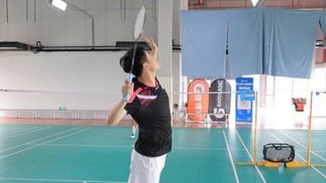 劈吊和劈杀及不转身劈杀的特点 突然性和球速的对决，不转身劈杀隐蔽性最强