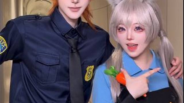 其实黄裙子是婚服来的吧 朱迪