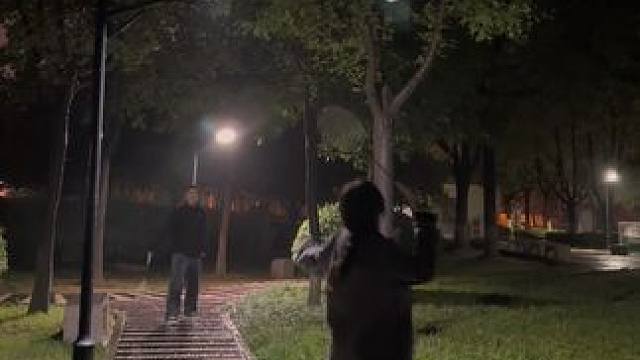 “世界是冰窟 还好我有你用爱织成的毛毯”#羽毛球 #情侣