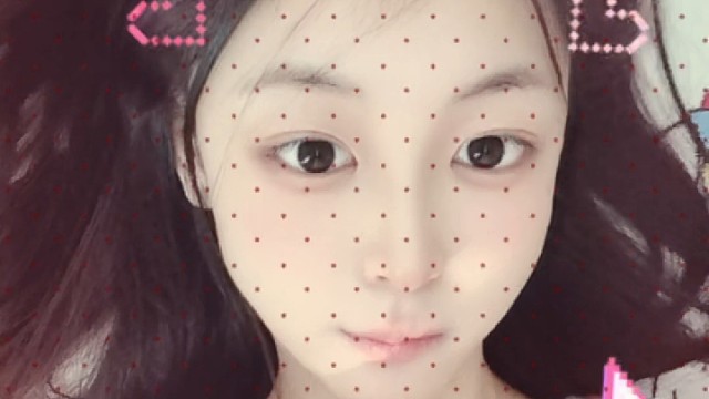 星空不会因为一颗星星的黯淡而失色，就像世界不会因为一个人的平凡而黯淡