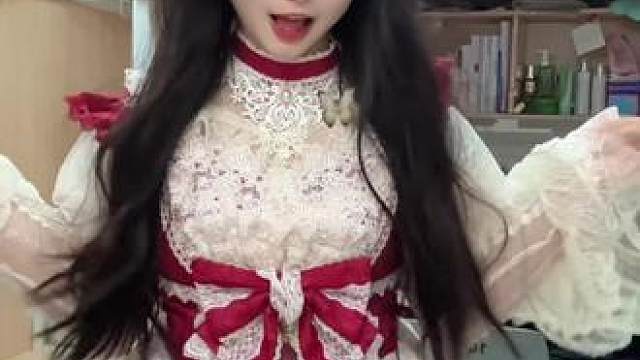 你也偷偷的望着我