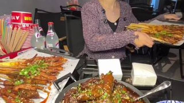 很遗憾地告诉大家阿遇烧烤这个¥49.9的黑鸭宝套餐，马上就要接近尾声了！建议到不用随时退