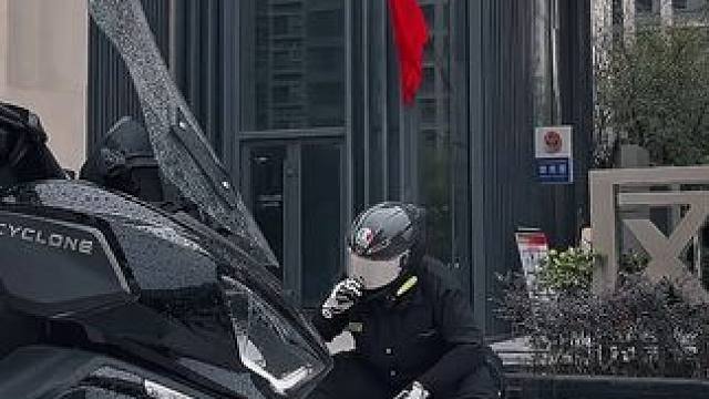 世界那么宽广 别走进悲伤的墙角#机车 #RT250#我的机车拍档