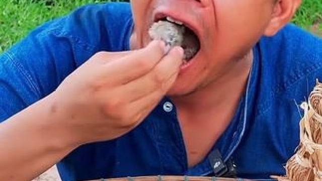 泰式咖喱炖满籽蛋蛋蛙 #美食 #泰国美食 #户外美食 #内容启发搜索