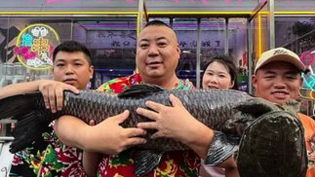 南昌篇：钓鱼交换东北烧烤差点被舞两下，还好我钓技过硬钓来狠货，热情东北老板都开心的说不出话来