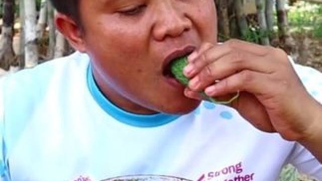 鲜辣酱汁️毛肚拼盘小苦瓜 泰国美食 全民任务