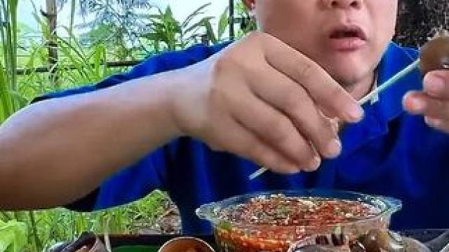 完整版剁椒鲜辣料汁️新鲜小螺 泰国美食