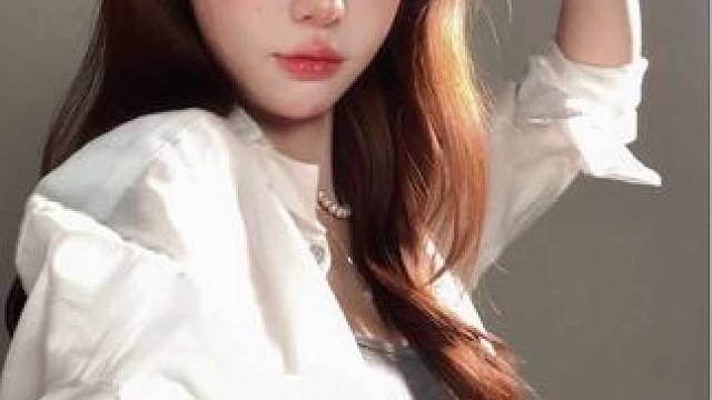 当我用鞭子舞的方式打开许我耀眼belike： #许我耀眼  #许妍穿搭 #鞭子舞