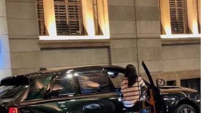 当车门关上那一刻，我自知穷人不恋富家女，通常能坐上#劳斯莱斯 年收入最少也要300以上吧#路人视角#