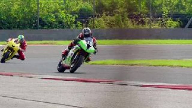 把烦恼调成静音，让快乐无限续航！
#国庆  #Kawasaki #zx6r #赛车#骑行的力量