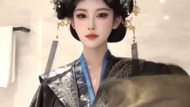 巴掌沾碘伏 边扇边消毒 说谢谢 汉服妆造