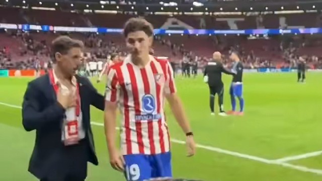 马竞5-1法兰克福，小蜘蛛阿尔瓦雷斯2传1射获得全场最佳。