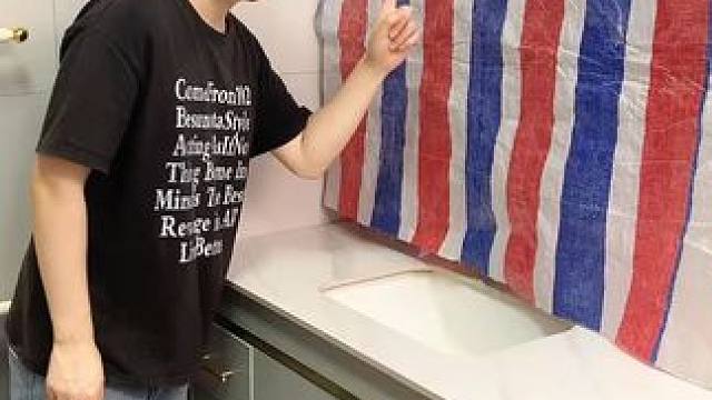 吸盘脸盆挂钩 这款吸盘脸盆挂钩 真不错，免打孔上墙，全家的脸盆都能上墙收纳不占地方，大号脸盆也没问题