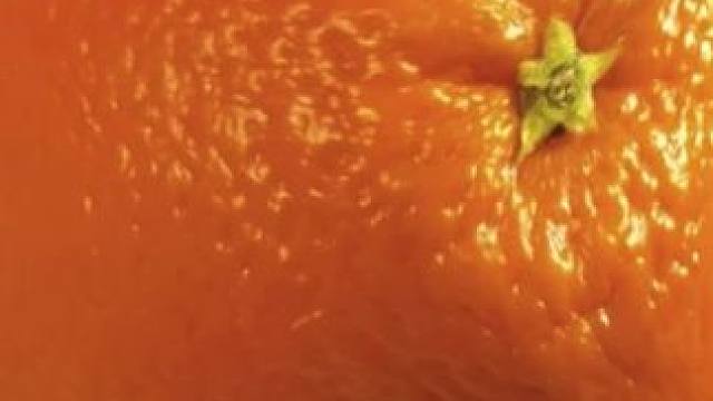 不是，也没人告诉我一直贴墙就能赢啊 #