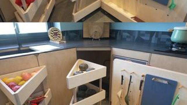 设计师林琮然移出书房扩容餐厨，玻璃门分合自如，移动柜子刚好适配身高不用弯腰，连鱼缸换水都接了水槽…再