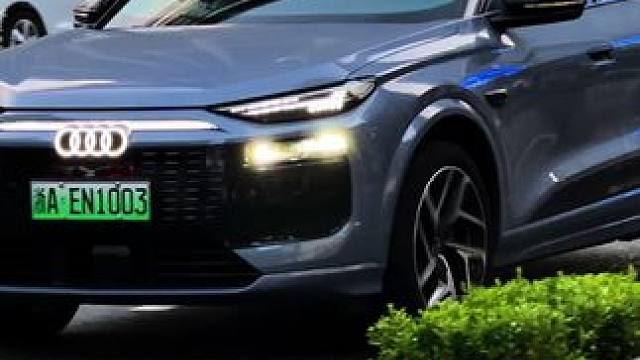 上汽奥迪Q6和一汽奥迪Q6L区别却是如此之大，还是燃油版好看，外观大气#奥迪q6 #奥迪q6le-t