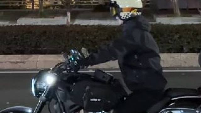 这可是收藏了好久的转场啊！ #巡航 #机车转场 #周星驰 #无极CU625