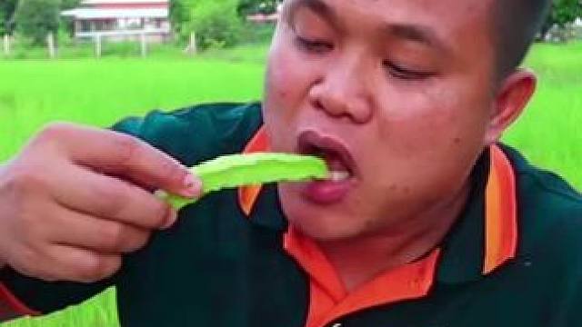 四棱豆剁椒酸辣️凉拌大虾小苦瓜 泰国美食