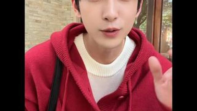 秋日氛围感拉满 连帽毛衣穿搭分享