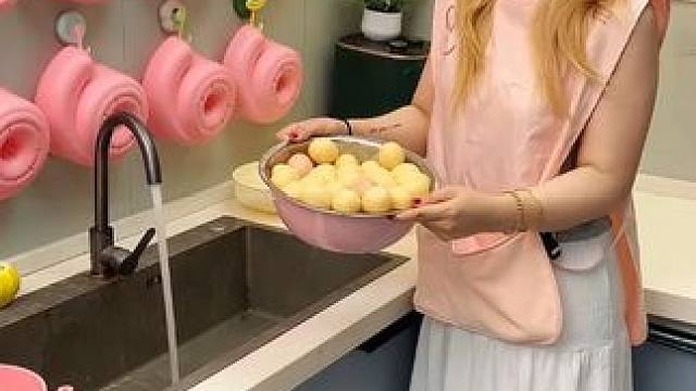 蜗牛自动清洗篮 蜗牛自动清洗篮，有了它，以后洗水果可就太方便了，自动洗干净还能自动沥水，#沥水篮  