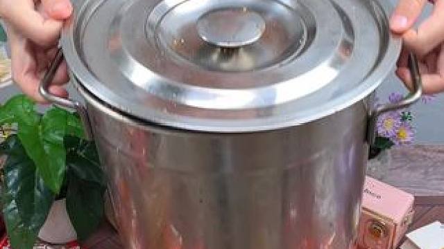 不得不说，湖南的爆辣豆皮是真的很好吃#好吃到停不下来 #吃辣挑战 #辣条永不过时