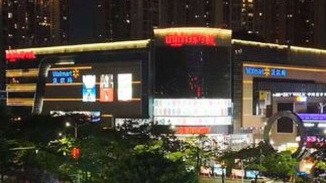 桂城千灯湖片区又一新增网红夜市，美食汇集，烟火气十足，家门口的好去处