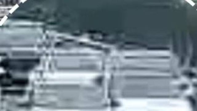 两车轻微剐蹭占道，无人机从天而降