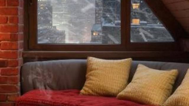 暴风雪夜，阁楼小屋里安宁温暖，可以放松下来进入梦乡 #睡个好觉 #助眠视频 #解压助眠 #白噪音 #