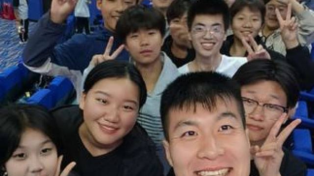 银幕映初心  班级暖同行——两个班的孩子们一起赴约，那一晚好温暖好感动！#用镜头记录美好 #济宁一中