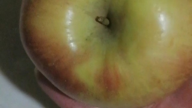 中秋节，吃不起月饼，吃苹果