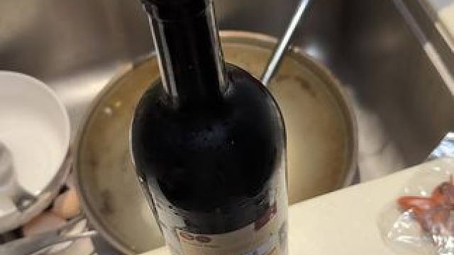 这么难用的红酒开瓶器应该从这个世界上消失 这么难用的红酒开瓶器应该从这个世界上消失，我真的是这样认为
