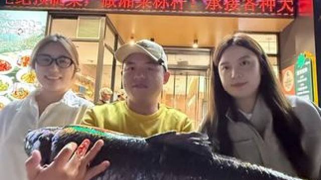 郑州篇：两个一路创业摔倒无数次，依然相信前方有光的女生.相信这个世界，美好多过阴暗...