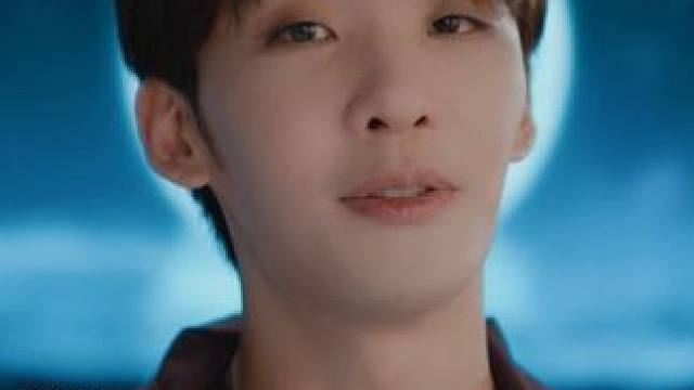 音乐响起，歌声裹着方言