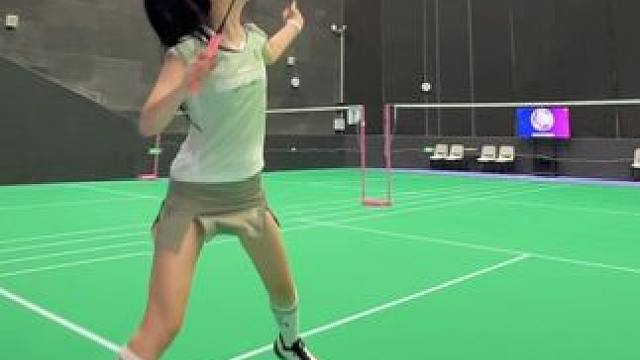 钱要花在刀刃上，大家好我是刀刃～你也懂我的意思吧！#羽毛球单打