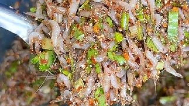 来复刻一份夜市的辣拌跳跳虾鲜辣爽口️ #泰国大叔#泰国美食#内容启发搜索 #种草激励计划 #全民任务