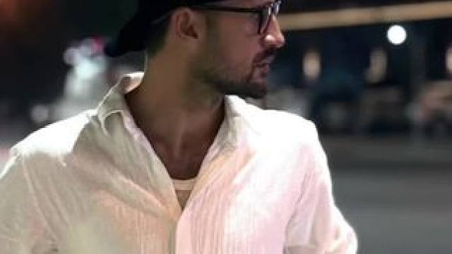 夜间创意自拍与照片调色技巧分享 #拍照技巧 #创作者伙伴计划 #种草#创作者广告分成计划 #日常街拍