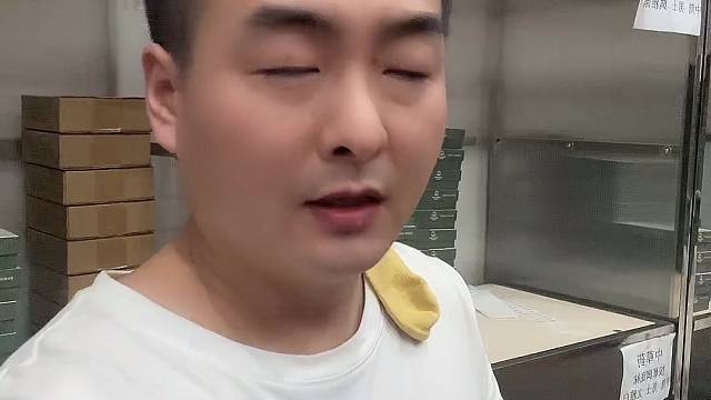 一双抬脚臭超神奇的袜子