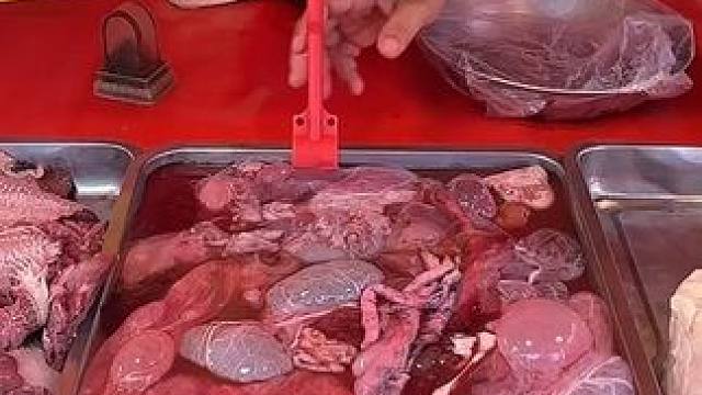 320泰铢一公斤的牛胎盘 #美食 #泰国美食 #户外美食 #内容启发搜索