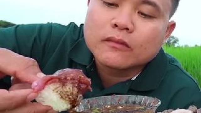 小赖苦瓜搭配嫩牛拼盘 #泰国大叔#泰国美食#泰国生活#内容启发搜索 #种草激励计划