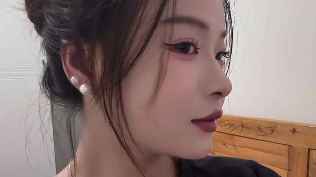 不做低端感情里的福尔摩斯 我只做我自己