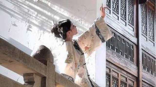 不系明珠系宝刀