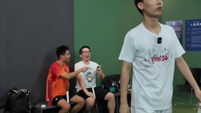 有这能力，你就干这事？没出息～ #羽毛球 #威臣龙影二代 #威臣龙影二代羽毛球拍 #段子