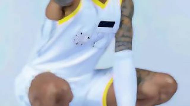 柯林斯是真香啊！！！这不就是快船想念的四号位吗。#快船vs广州龙狮 #哈登 #伦纳德 #快船