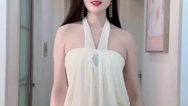 羞答答的玫瑰静悄悄的开