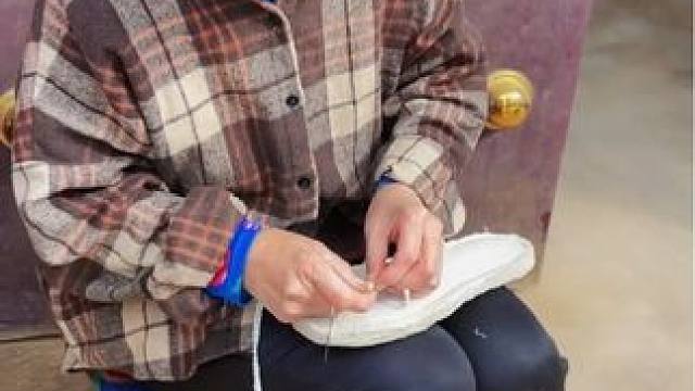 以前总觉得大城市才是梦想的起点，在外面兜兜转转后才发现，诗和远方的尽头是故乡，他乡纵使万般好，不及家