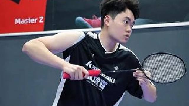 羽球人独有的暗示动作 #羽毛球  #单打  #反转