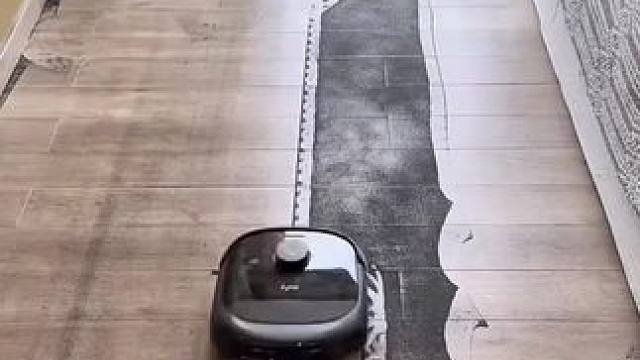 今日份解压时刻来自扫地机器人！