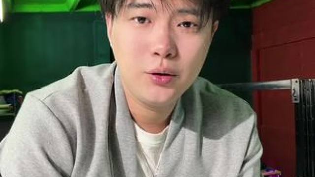 为什么速烁还没出自己的羽毛球鞋？小品牌需要更多支持 #速烁 #脏教练 #羽毛球装备