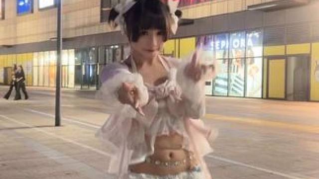 哎怎么办…好想撒娇…可是你都不理我…