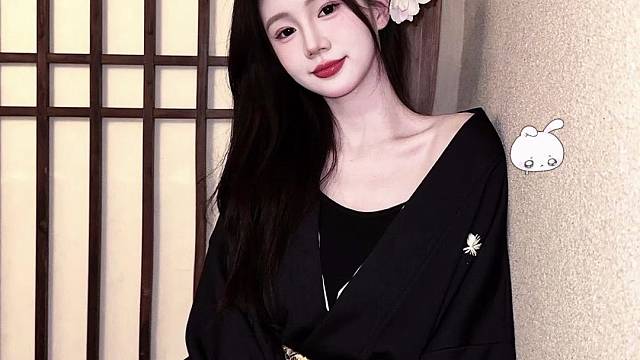 我拱错了白菜，撞破了南墙 如今饲料槽已经空了 猪心也凉了 看来以我这头猪的痴想终究是谱不出菲菲的幸福